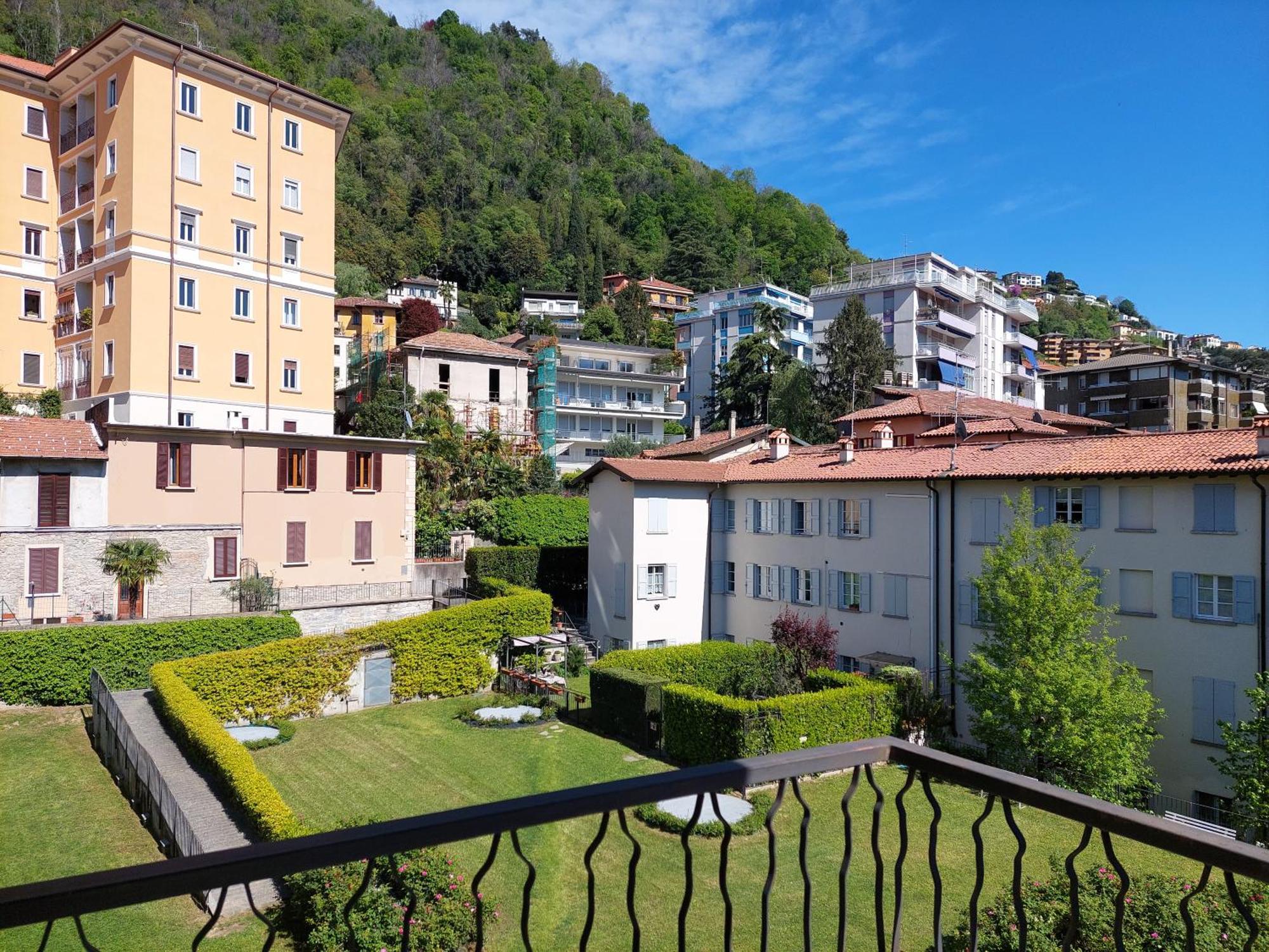 Vacanze Il Tulipano - Private Parking Côme